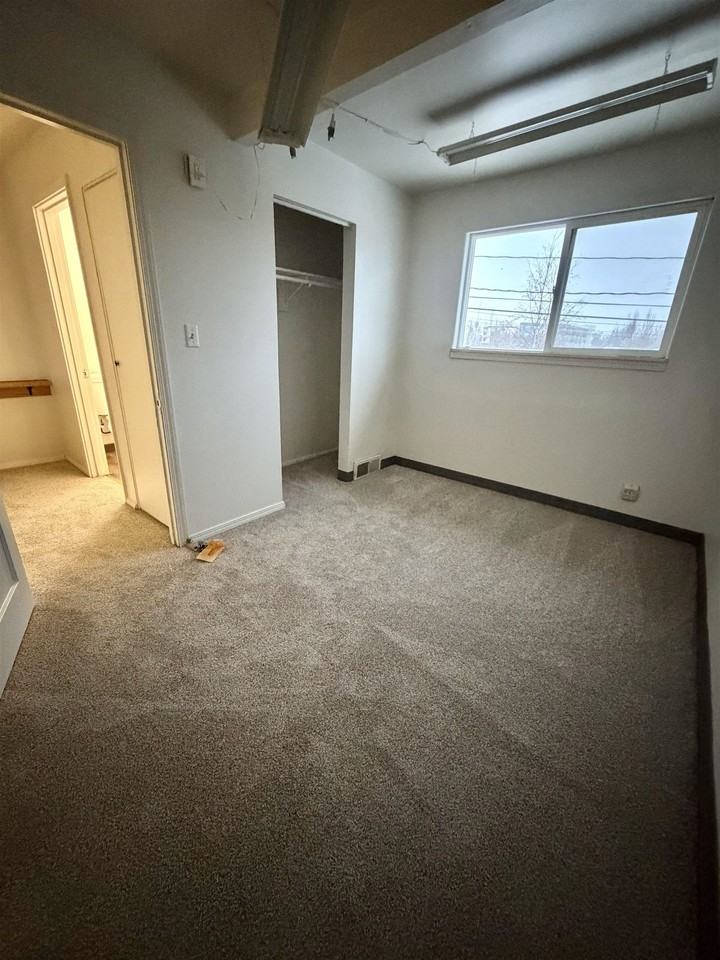 1216 Kennicott Ave #B - Photo 3 of 18