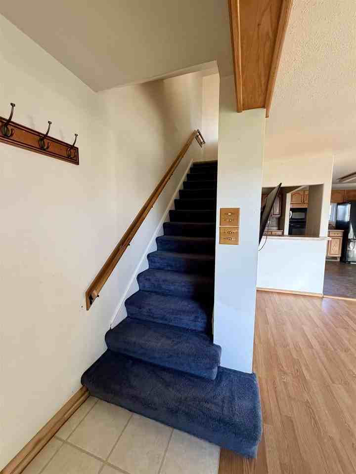 1216 Kennicott Ave #B - Photo 5 of 18