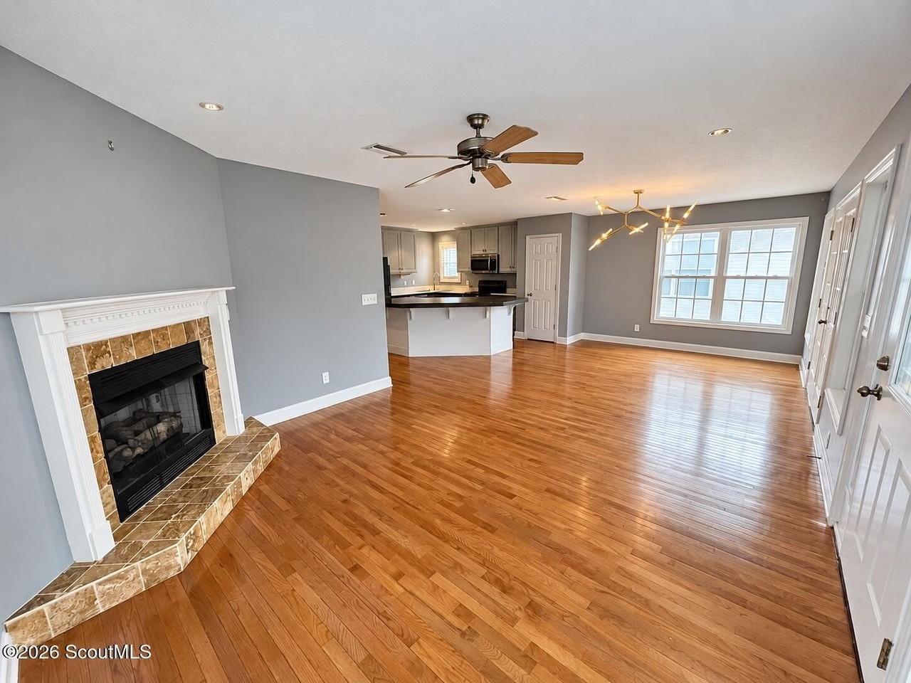 408 Maple St - Photo 5 of 15