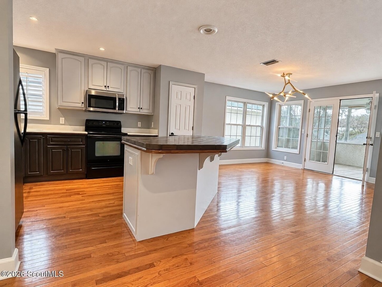 408 Maple St - Photo 6 of 15