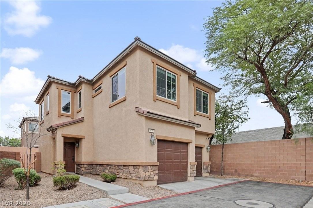 1079 Valley Light Ave - Photo 3 of 40