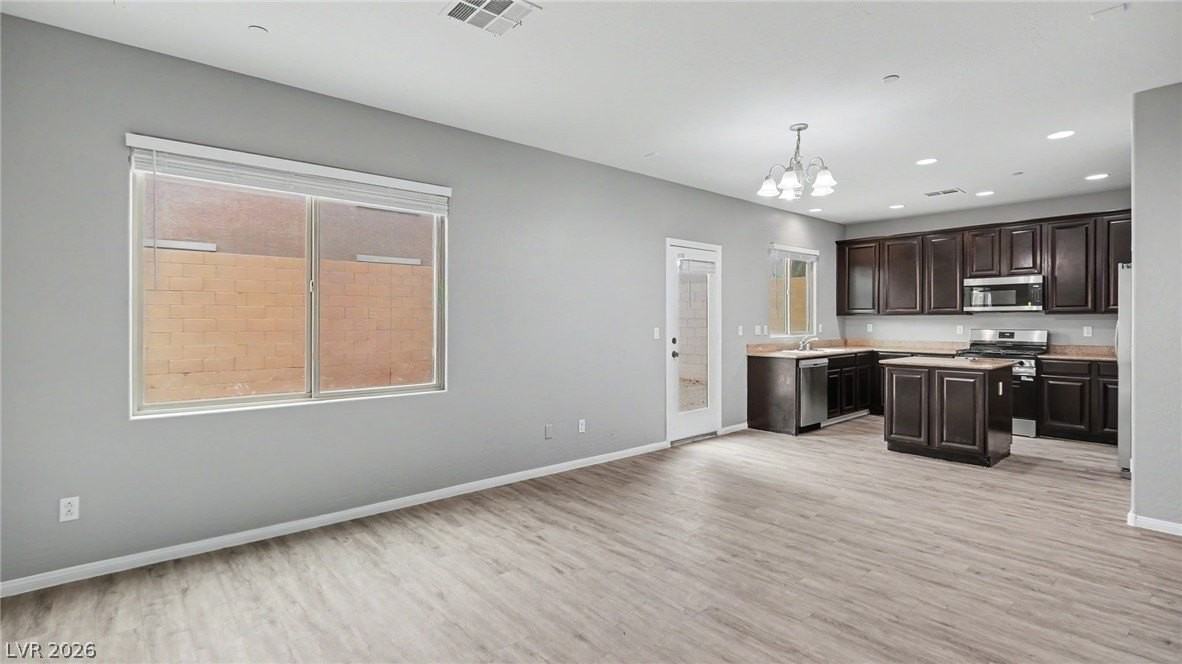 1079 Valley Light Ave - Photo 7 of 40