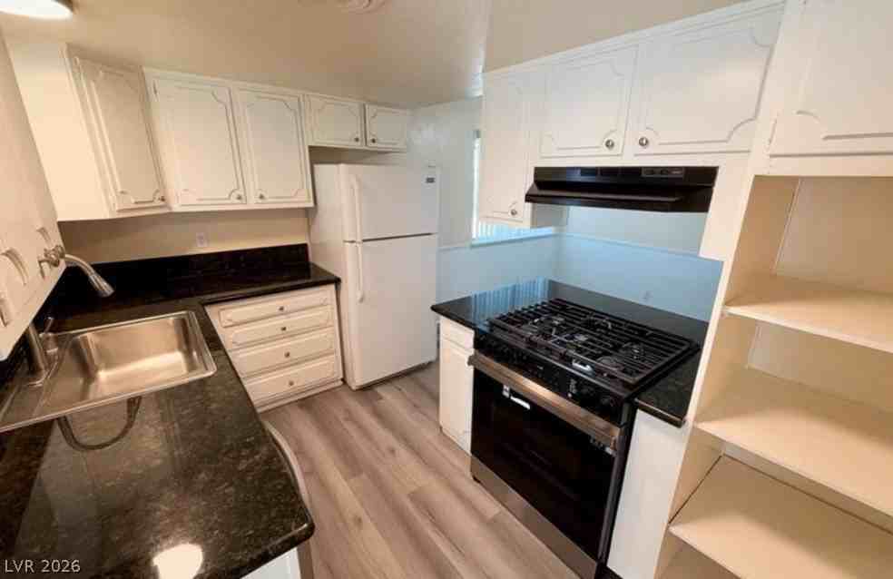 961 Toni Ave - Photo 4 of 16