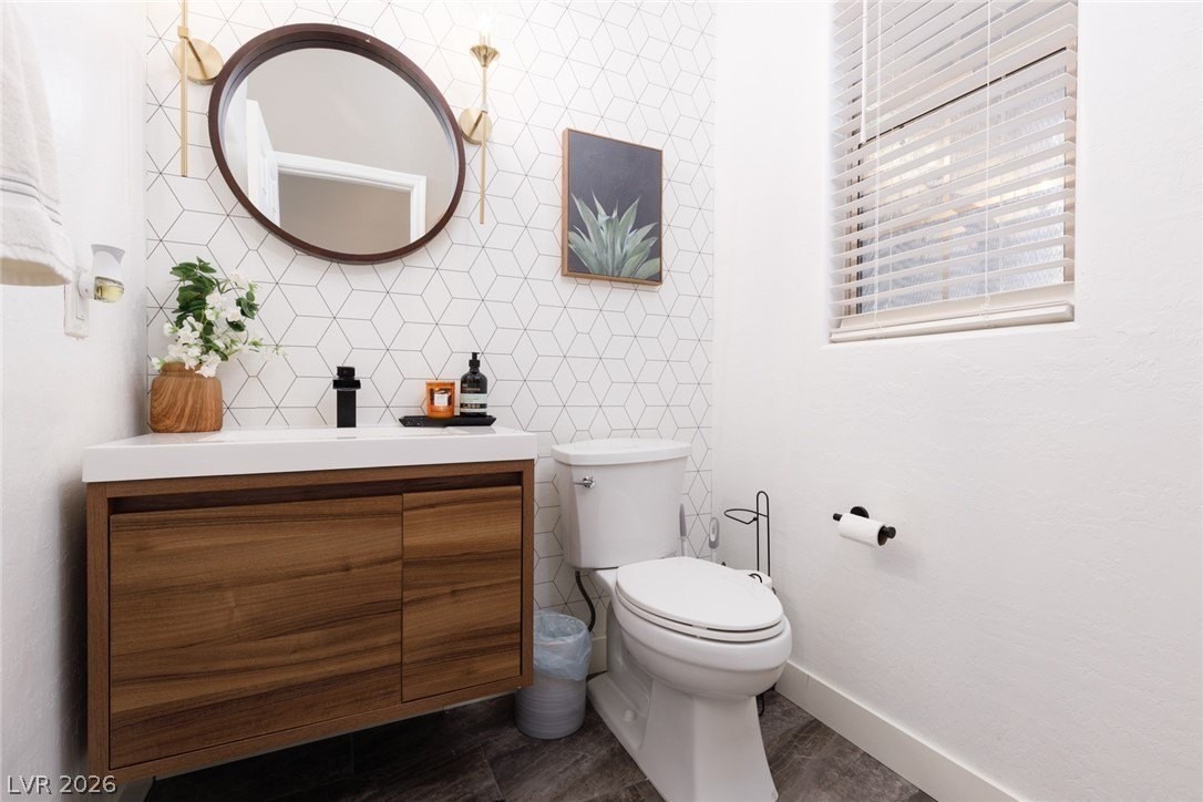 8978 Castledowns St - Photo 5 of 37