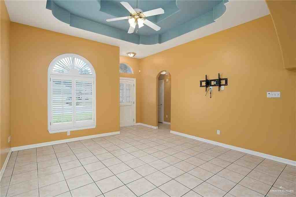 1933 Baylor Ave - Photo 3 of 22