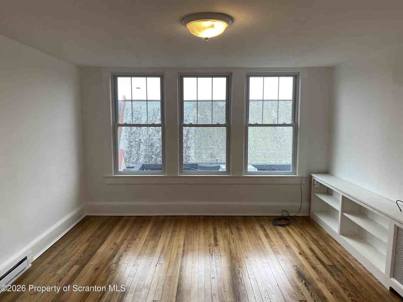201 Stone Ave - Photo 3 of 15