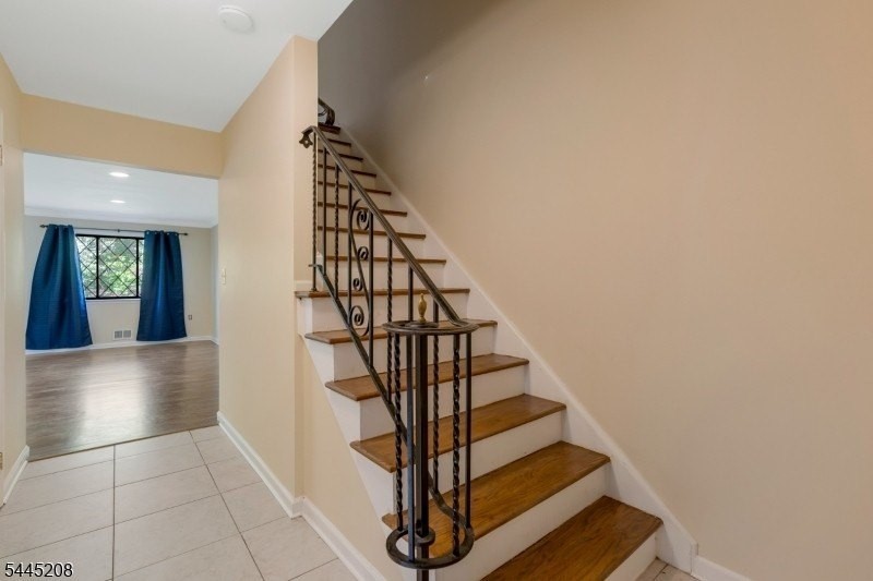 182 Wildflower Ln - Photo 3 of 30
