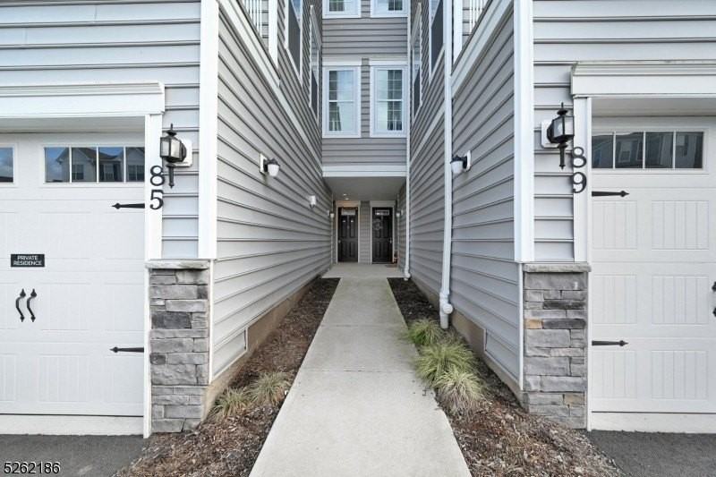83 Sequoia Dr - Photo 2 of 45