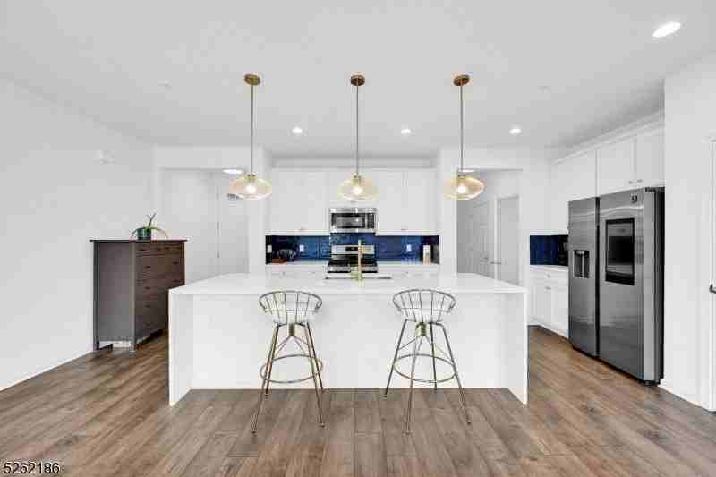83 Sequoia Dr - Photo 7 of 45