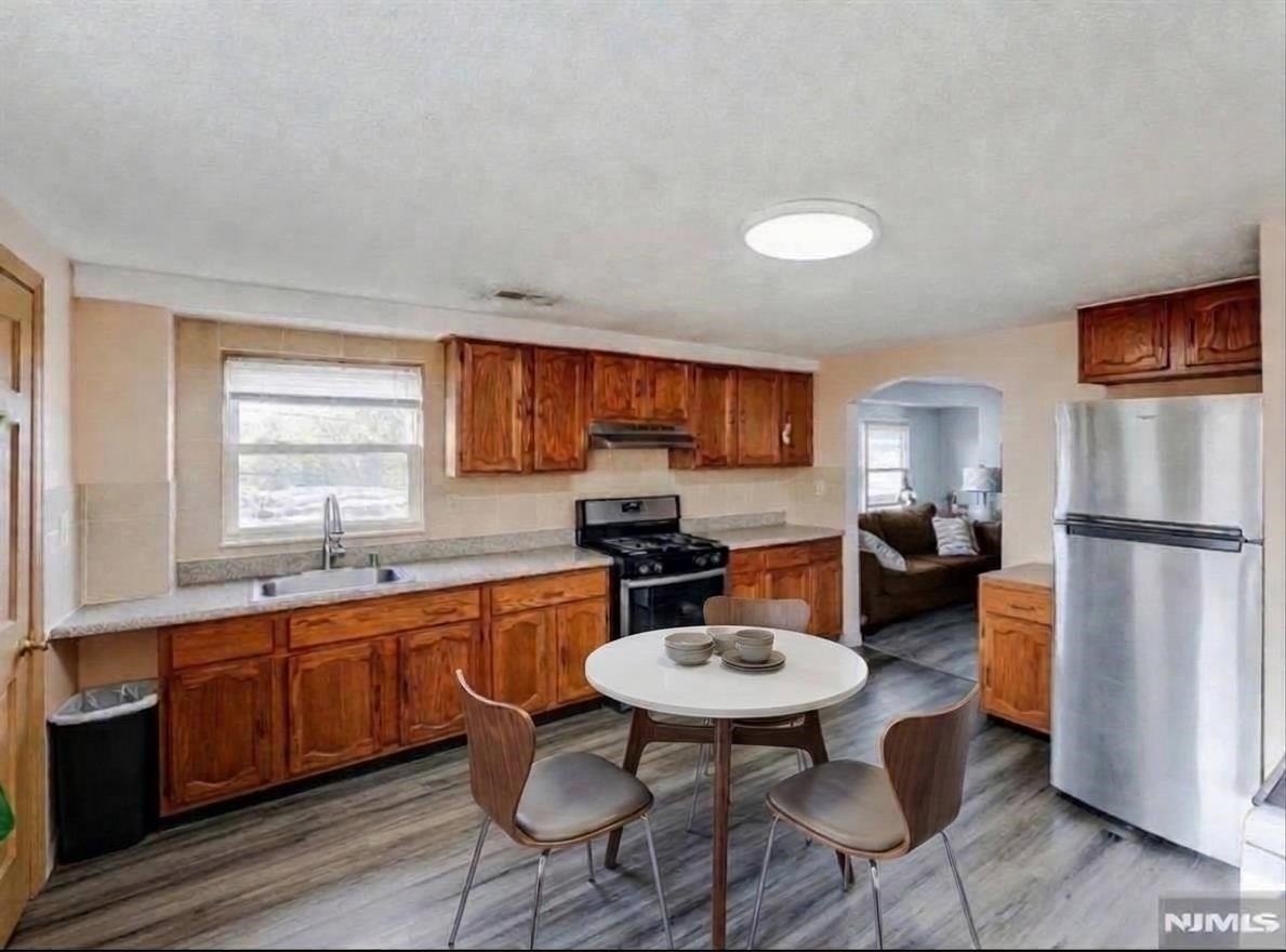 327 Stover Ave