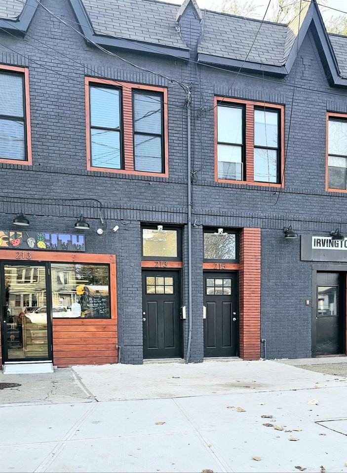 215 Mallory Ave