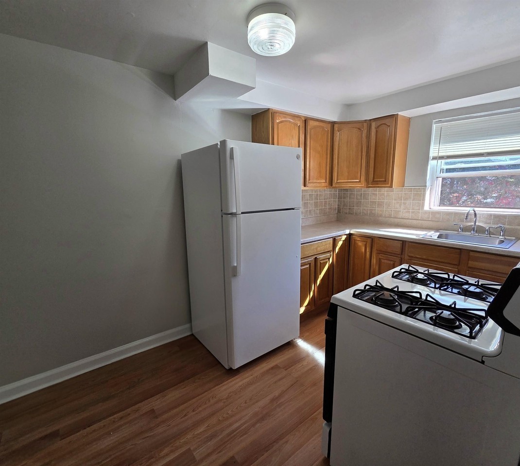 294 Terrace Ave #304B - Photo 3 of 6