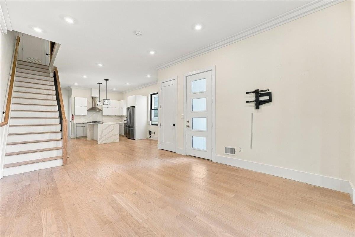 44 Gautier Ave #1 - Photo 2 of 44