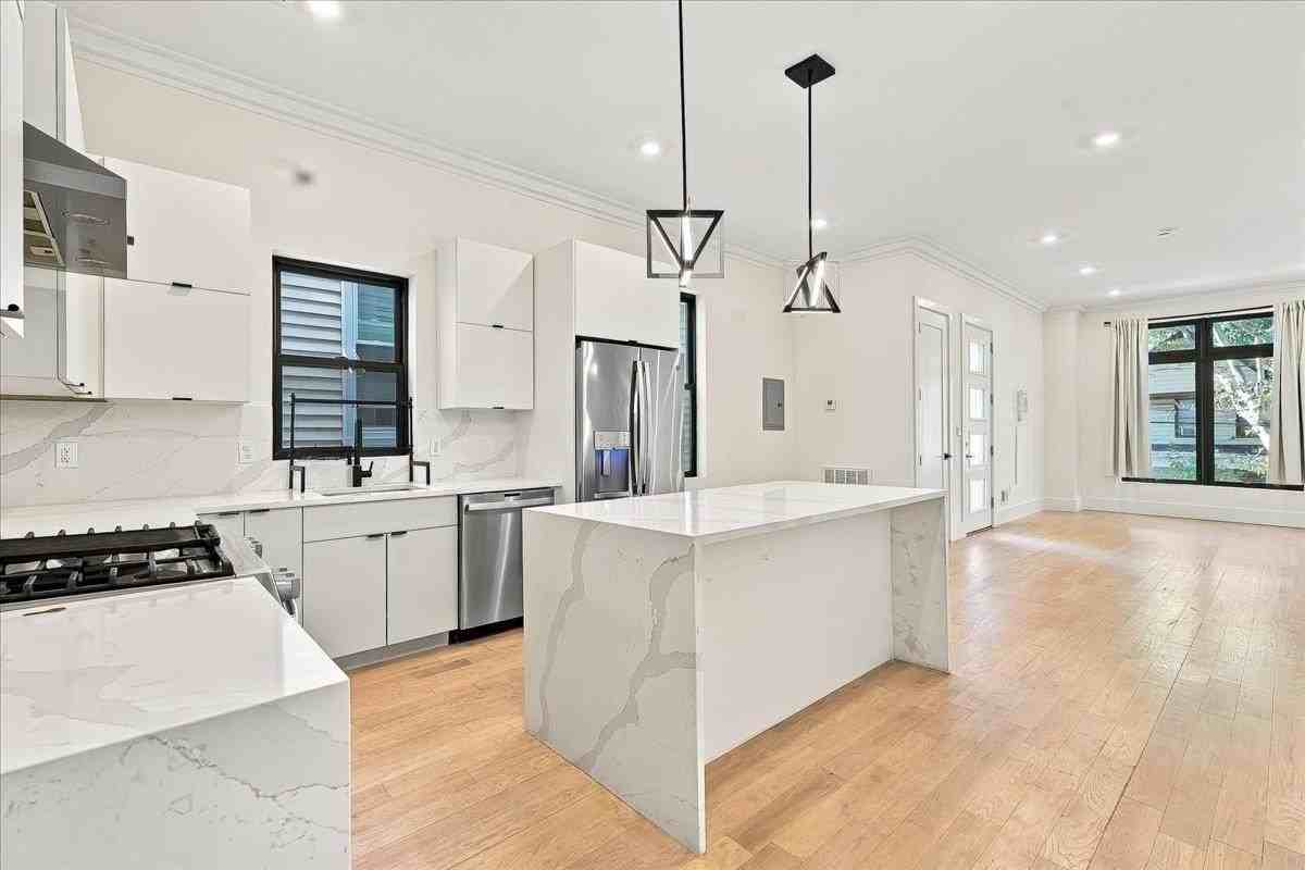 44 Gautier Ave #1 - Photo 6 of 44