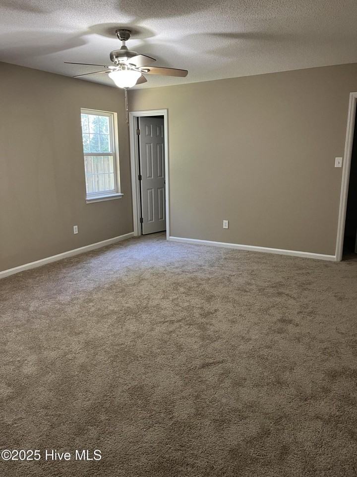 3002 Derby Run Rd - Photo 4 of 7