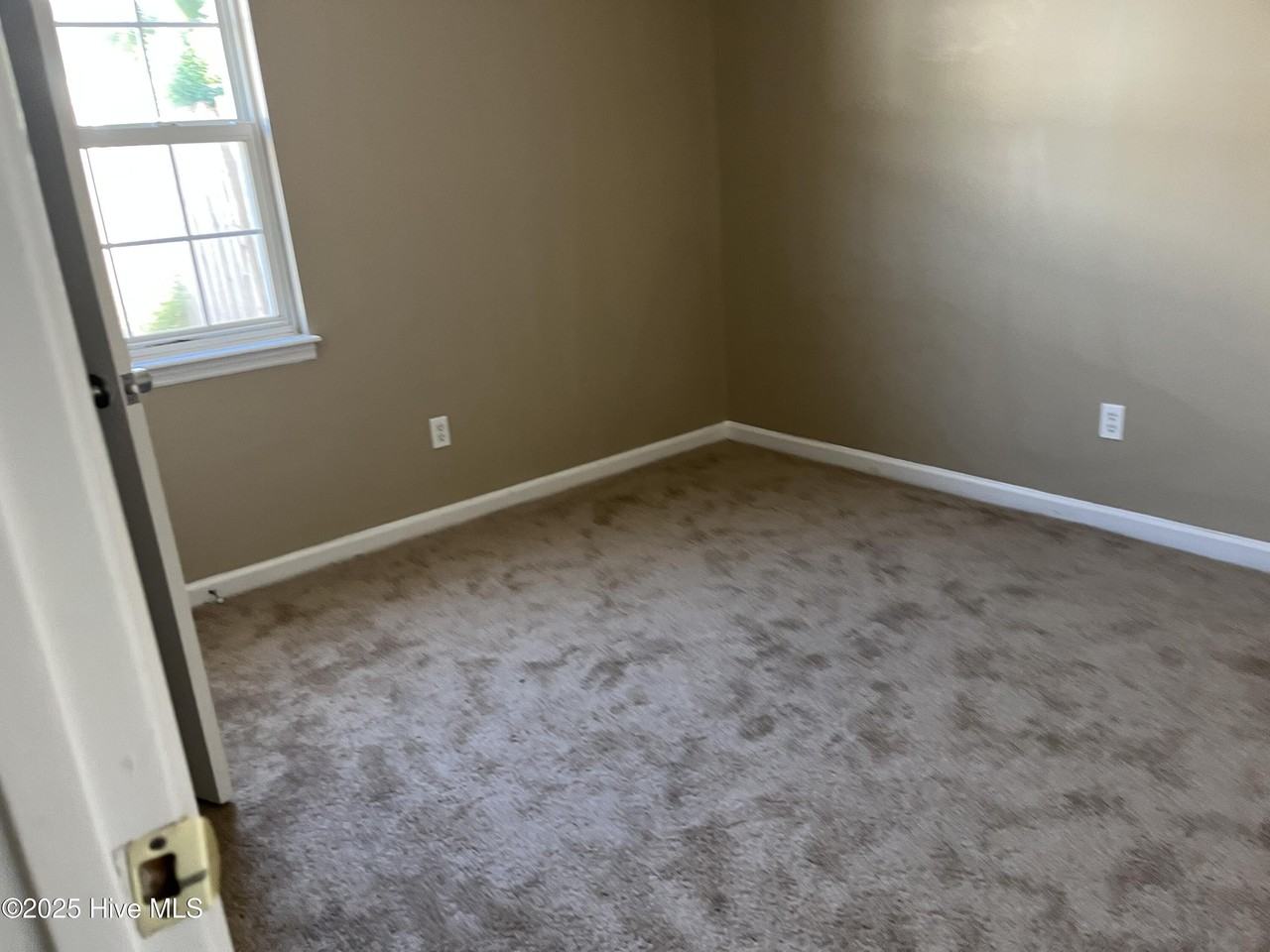 3002 Derby Run Rd - Photo 5 of 7