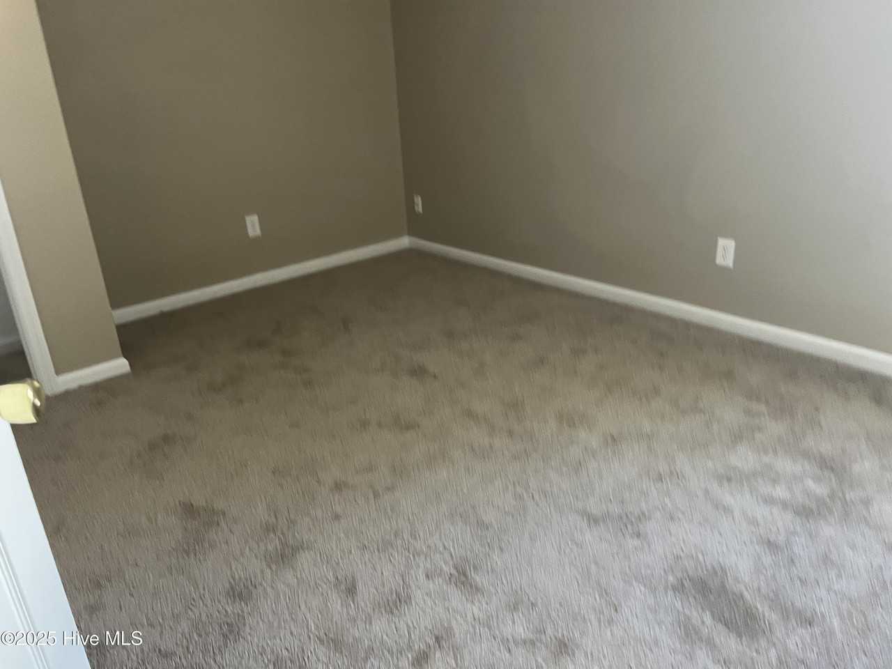 3002 Derby Run Rd - Photo 6 of 7