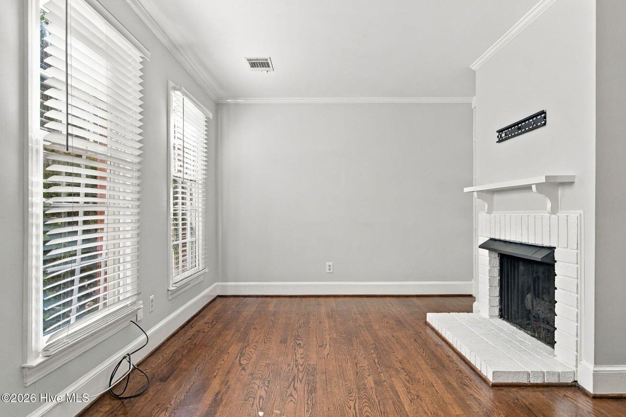 416 S 3rd St - Photo 4 of 50