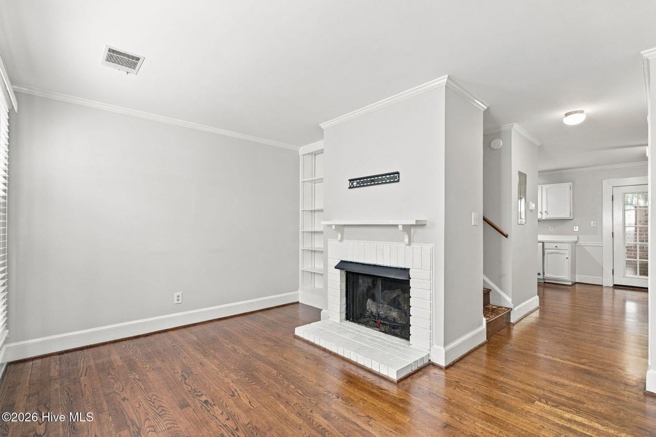 416 S 3rd St - Photo 5 of 50