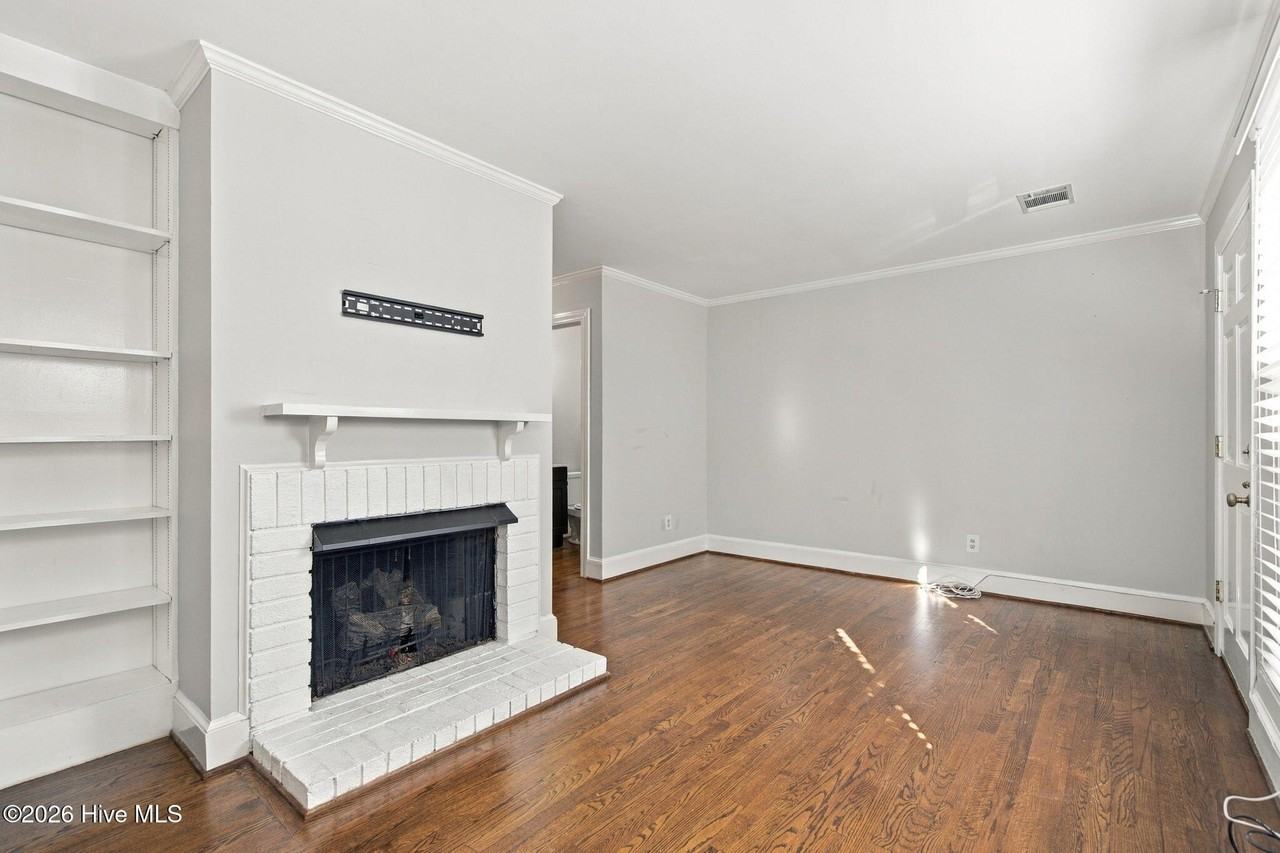 416 S 3rd St - Photo 6 of 50