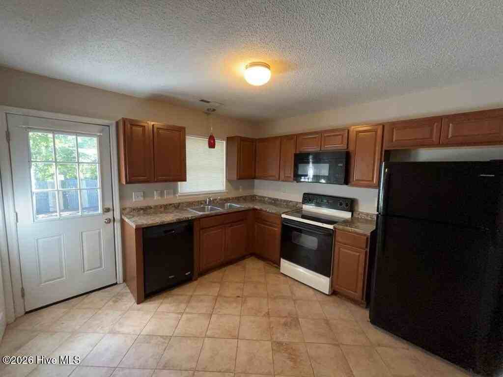 1108 Pueblo Dr - Photo 5 of 11