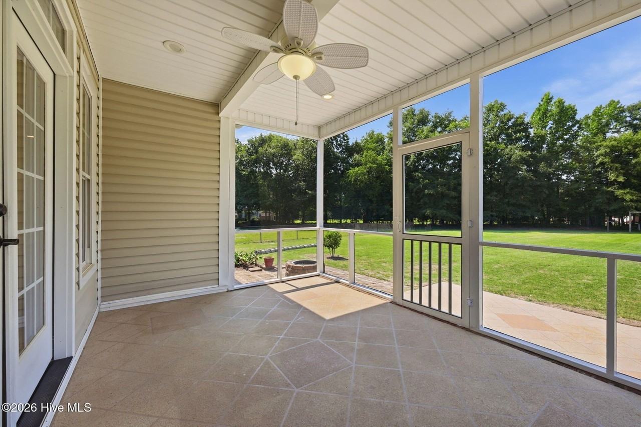 1256 Naples Dr - Photo 7 of 50