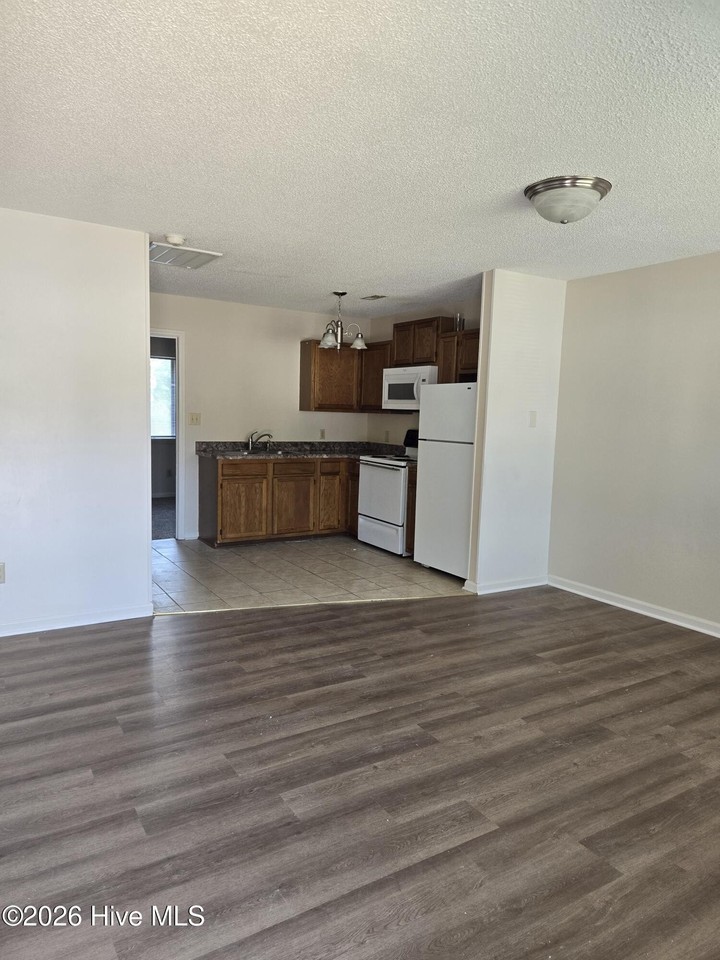 2024 Countrywood Dr - Photo 2 of 9