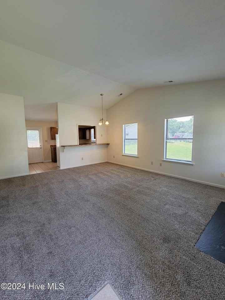 1813 Countrywood Blvd - Photo 2 of 10