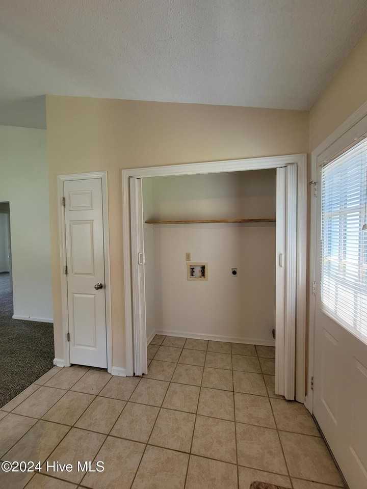 1813 Countrywood Blvd - Photo 5 of 10