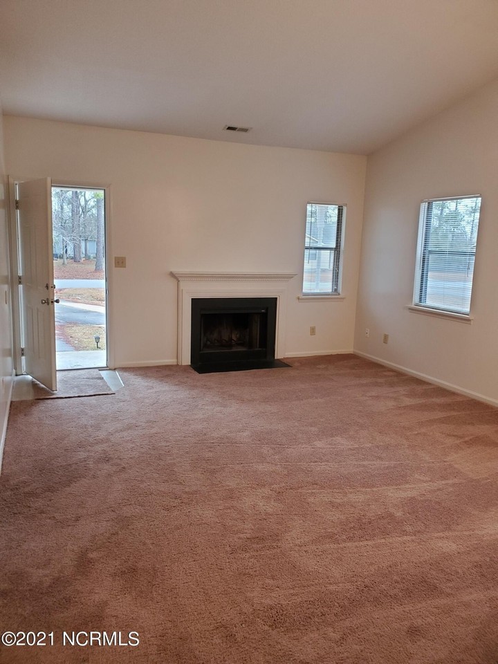 1826 Countrywood Blvd - Photo 2 of 10