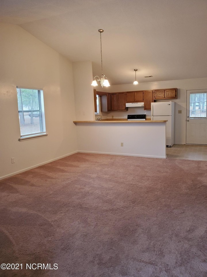 1826 Countrywood Blvd - Photo 3 of 10