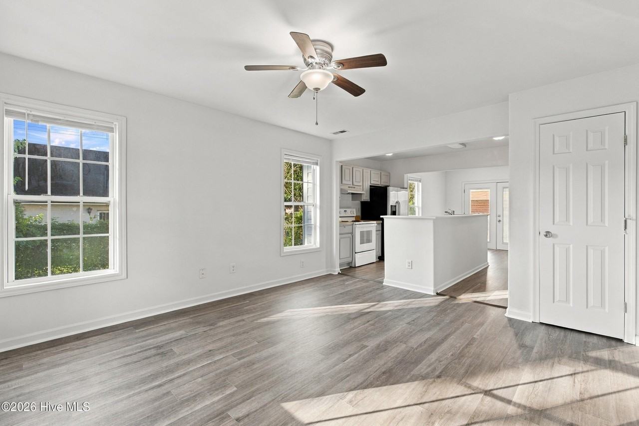 626 Taylor St - Photo 5 of 48