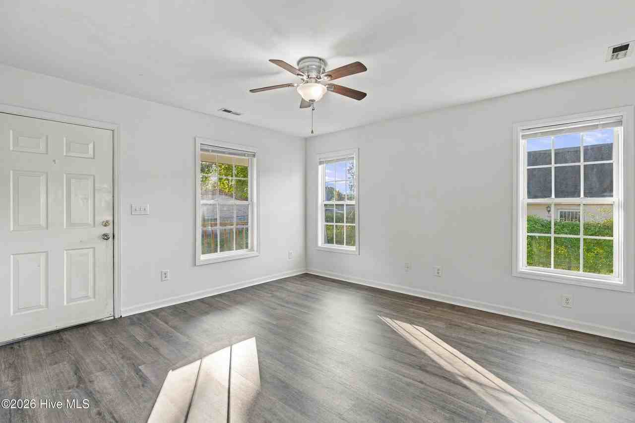 626 Taylor St - Photo 6 of 48