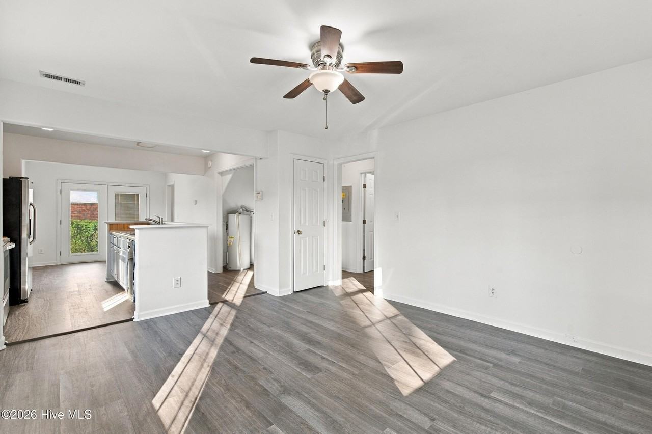 626 Taylor St - Photo 7 of 48