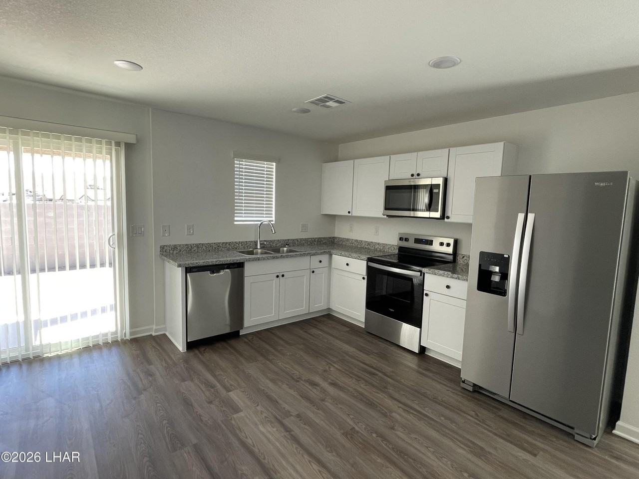 2345 Tapatio Dr - Photo 4 of 11