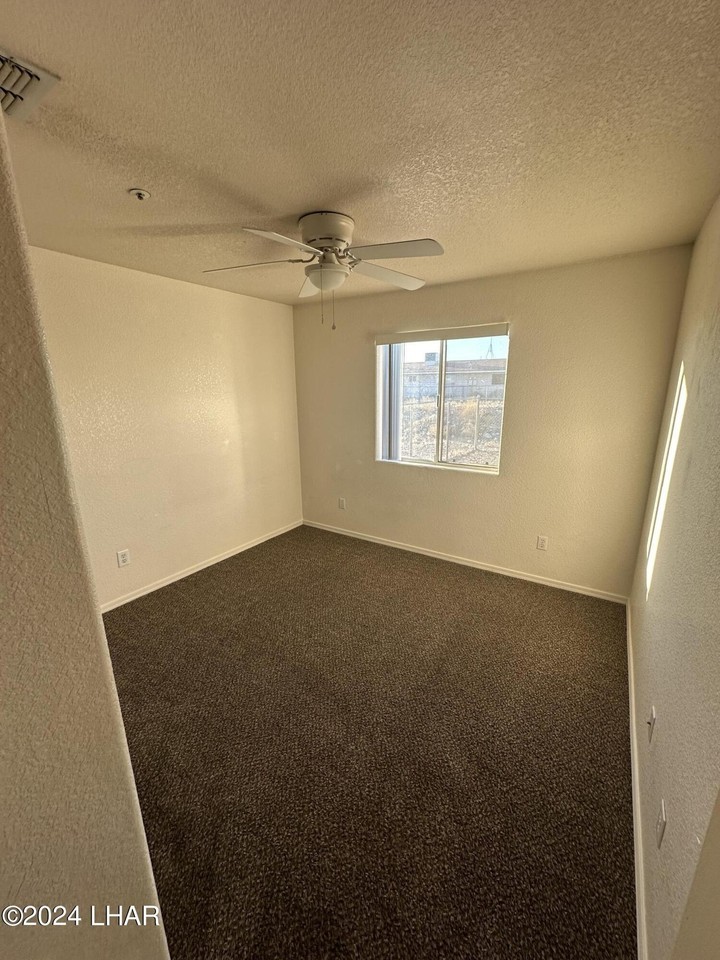 3147 Applewood Dr #101 - Photo 3 of 12