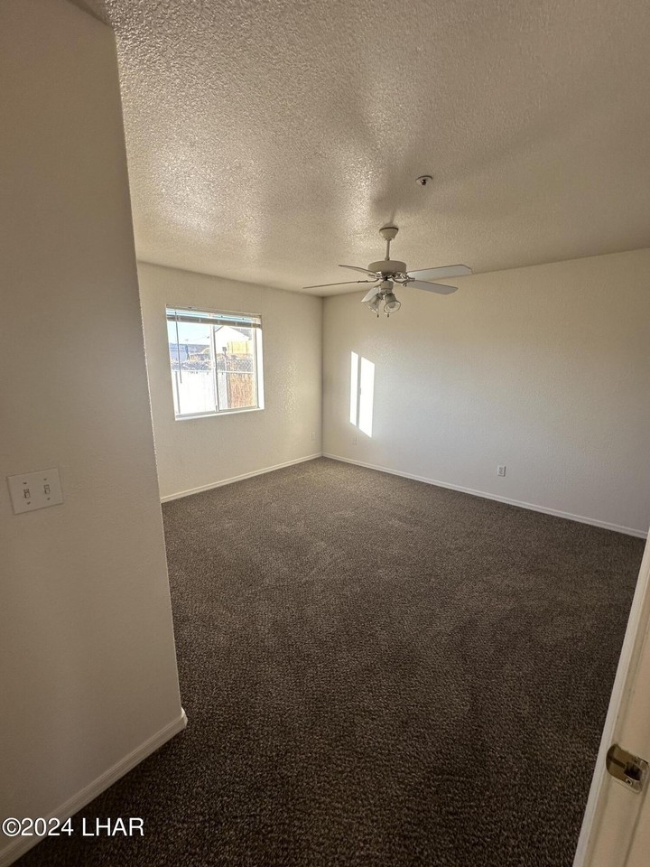 3147 Applewood Dr #101 - Photo 4 of 12