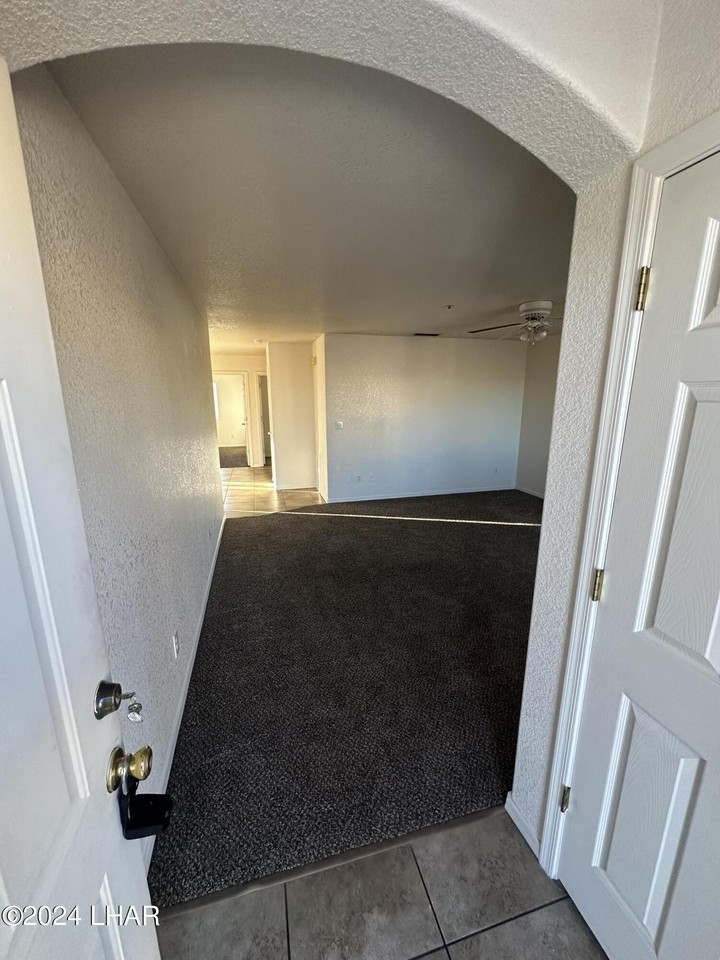 3147 Applewood Dr #101 - Photo 5 of 12