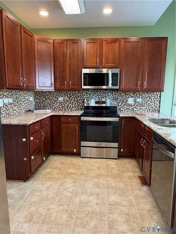 14730 Waters Shore Dr - Photo 6 of 35