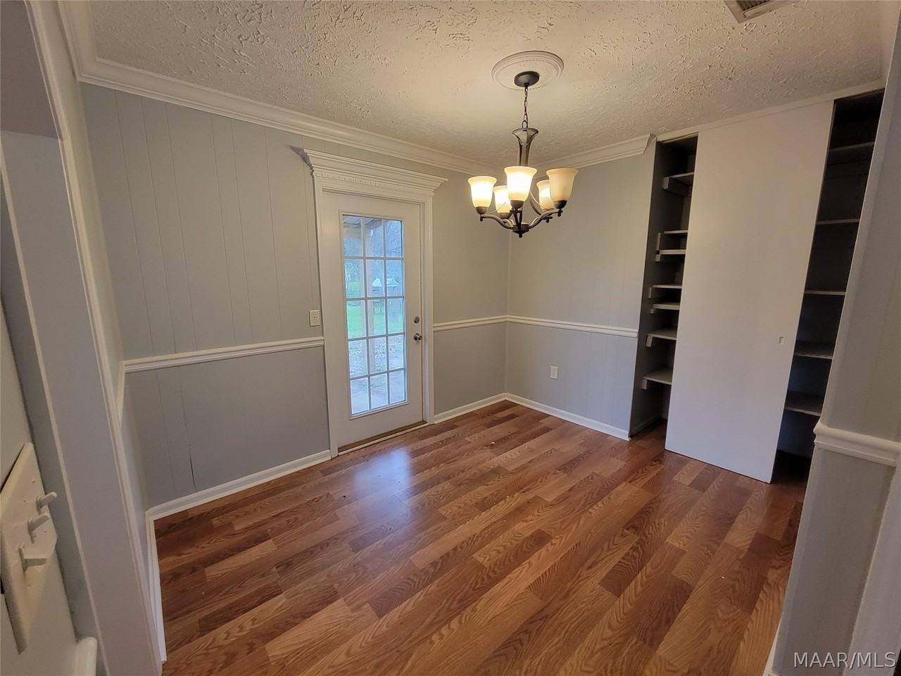 1105 Beechdale Rd - Photo 3 of 16