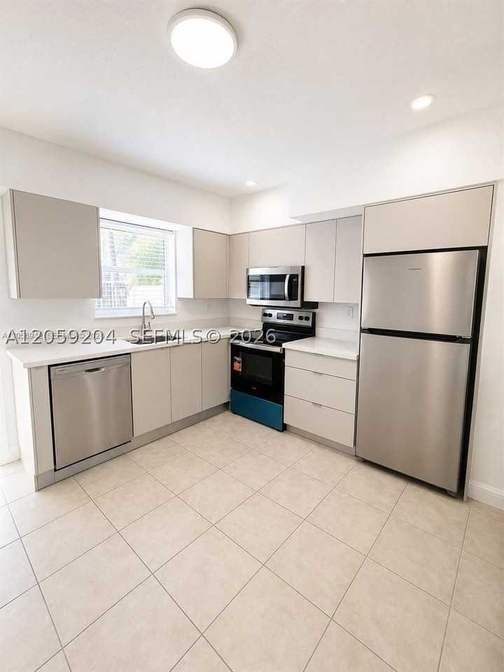 2249 Johnson St #0 - Photo 3 of 12