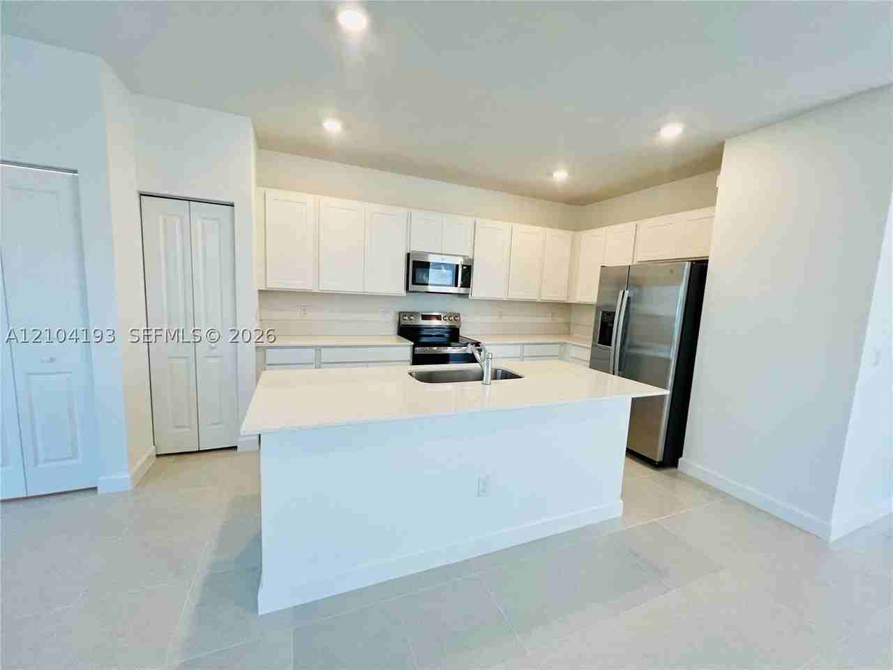 357 Se Crossoak Ln #357 - Photo 6 of 18