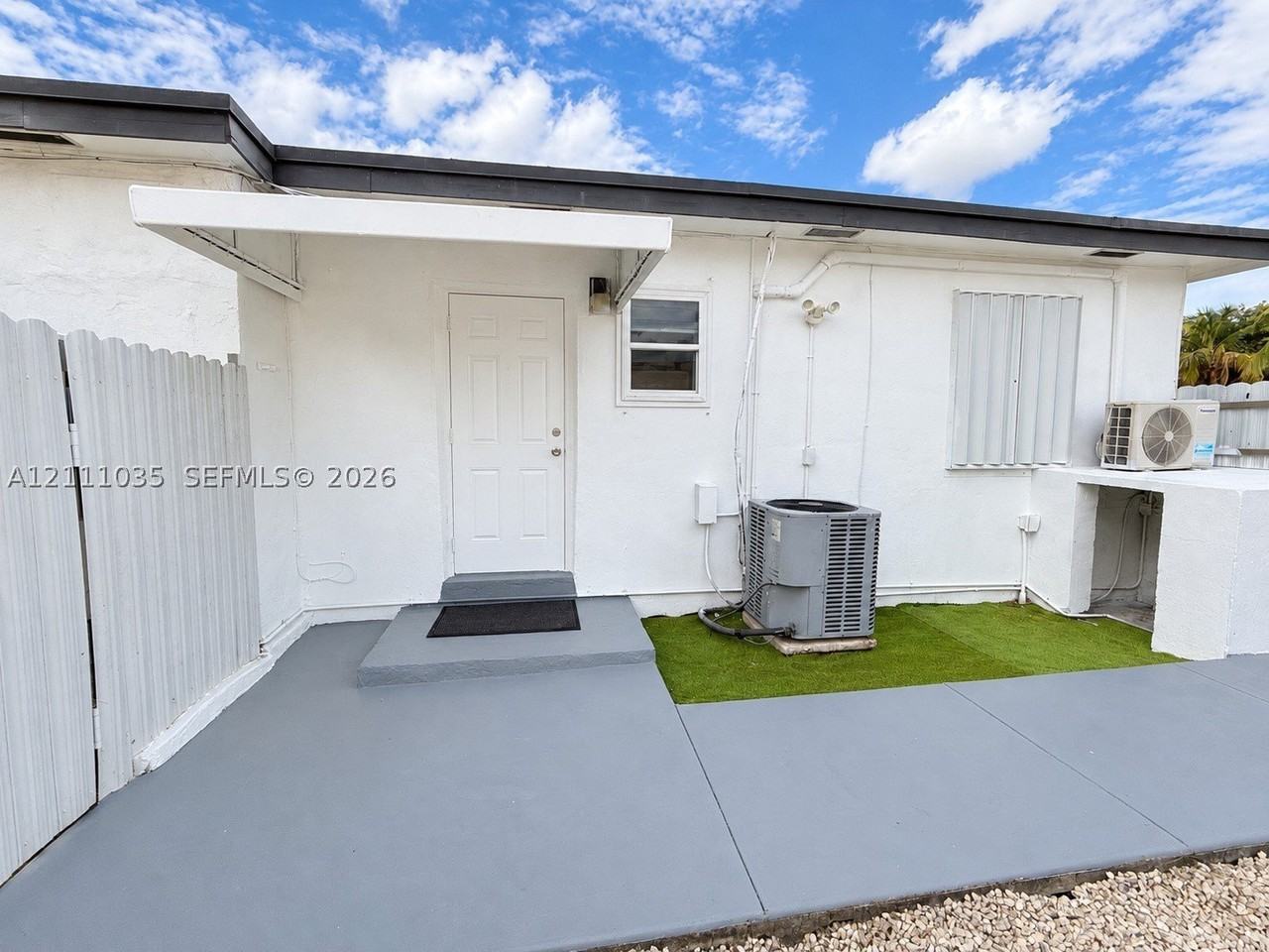 9494 Sw 39th St #3 - Photo 4 of 17