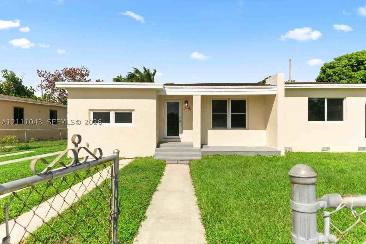 801 Nw 148th St - Photo 2 of 21