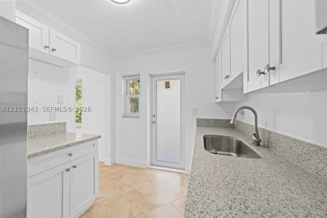 801 Nw 148th St - Photo 7 of 21