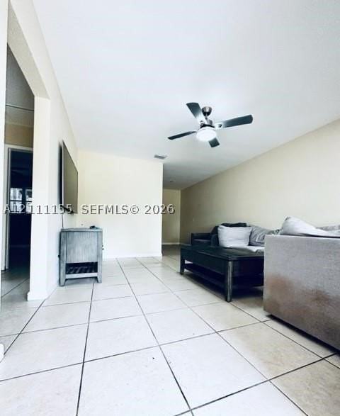 1407 Ne 15th St #1407 - Photo 5 of 9