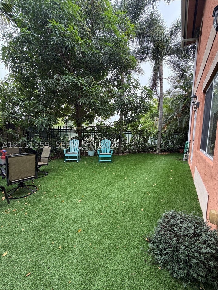 403 Sw 12th Ct - Photo 3 of 41