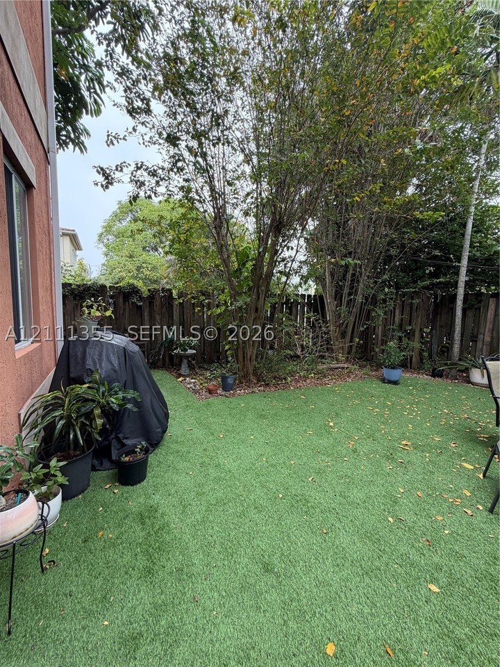 403 Sw 12th Ct - Photo 5 of 41