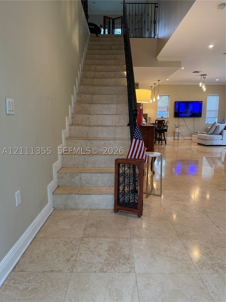 403 Sw 12th Ct - Photo 6 of 41