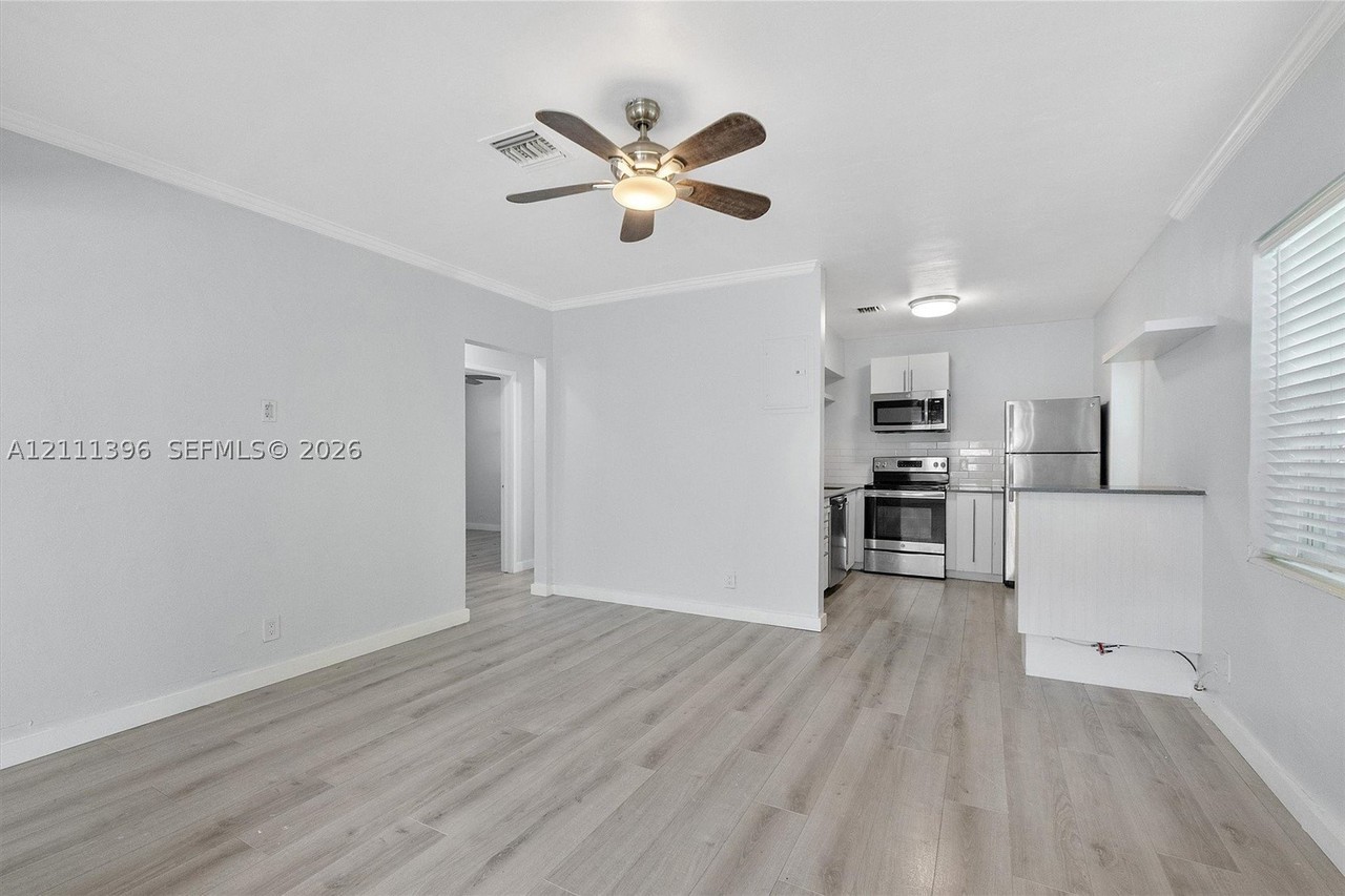 1159 Ne 18th St #1159 - Photo 3 of 15